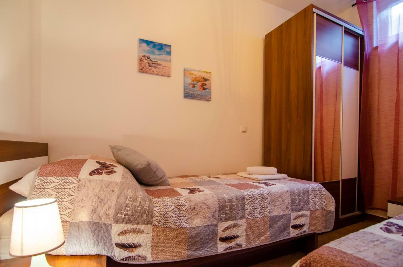 Apartments Sara 4 波尔 外观 照片
