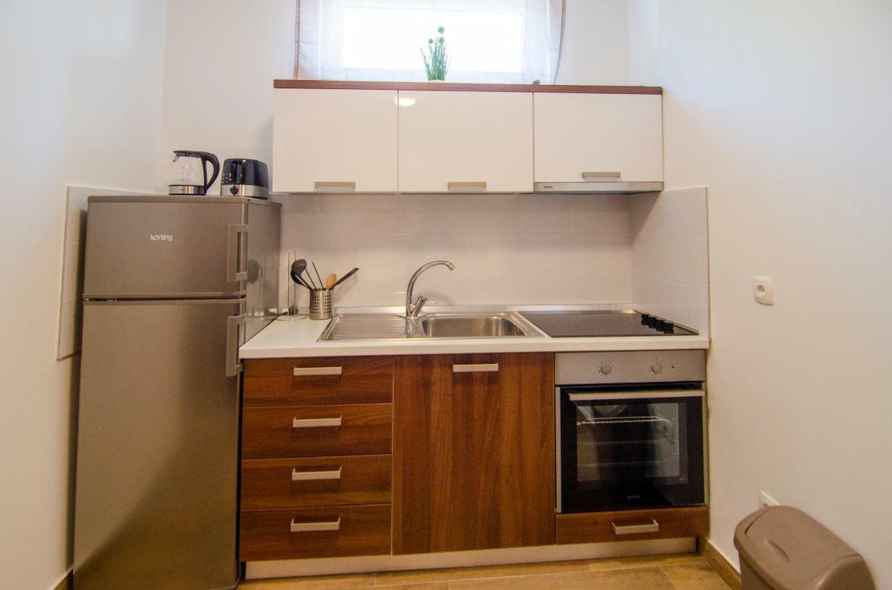 Apartments Sara 4 波尔 外观 照片