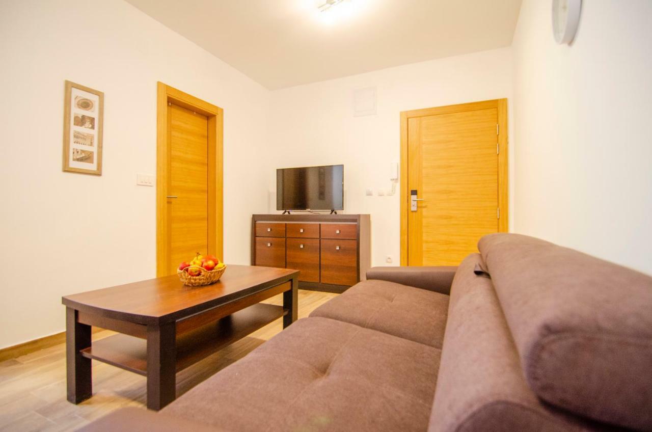 Apartments Sara 4 波尔 外观 照片