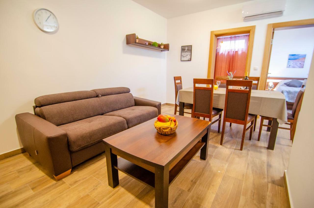 Apartments Sara 4 波尔 外观 照片