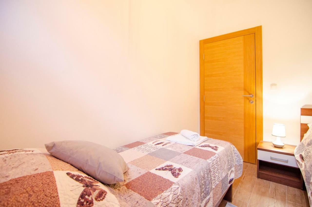 Apartments Sara 4 波尔 外观 照片