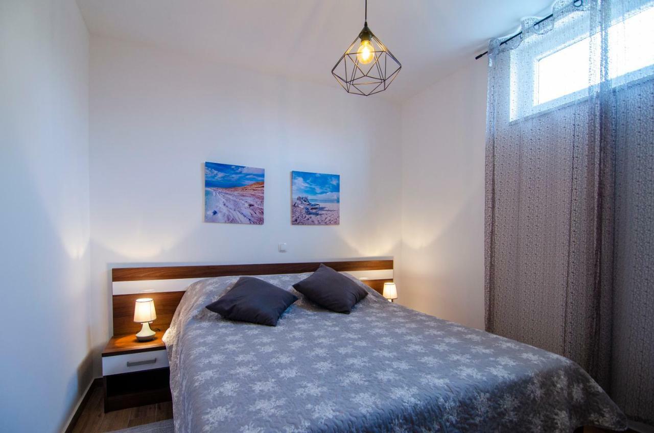 Apartments Sara 4 波尔 外观 照片