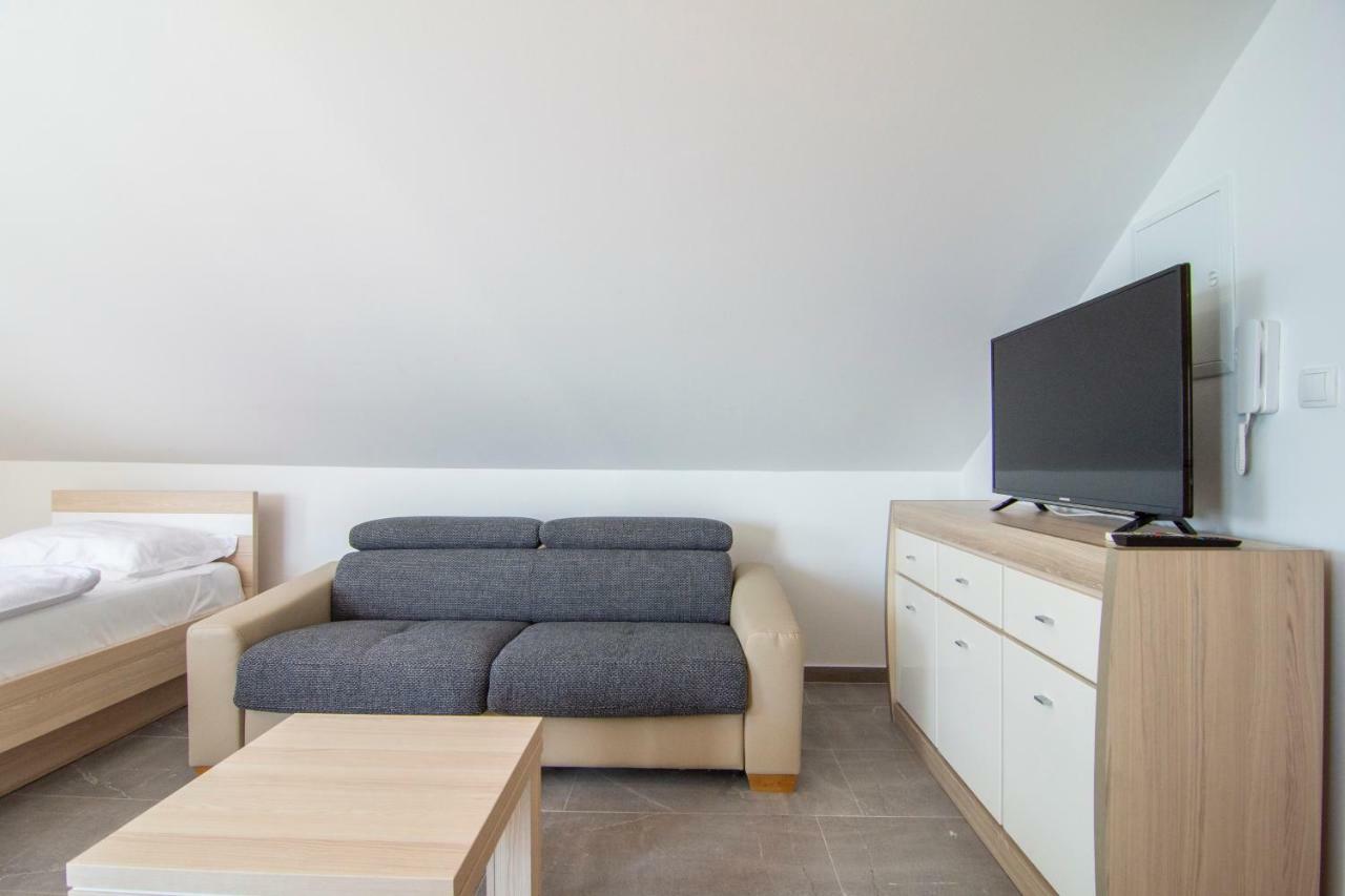 Apartments Sara 4 波尔 外观 照片